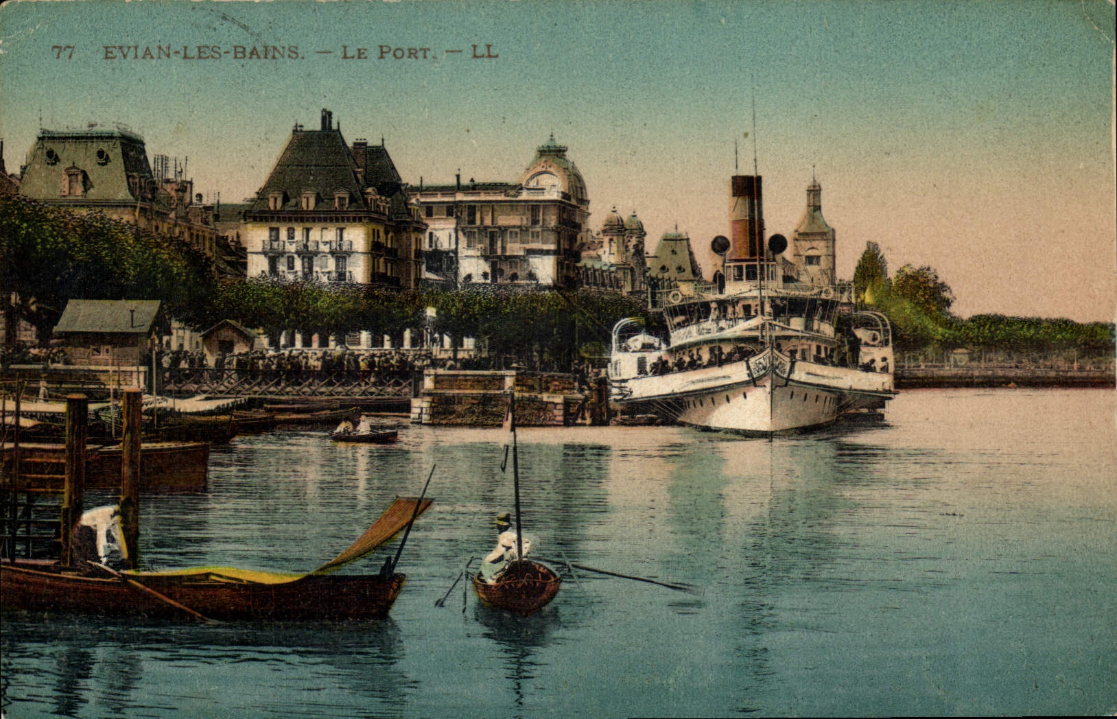 CPA Bateau Evian les Bains le port 