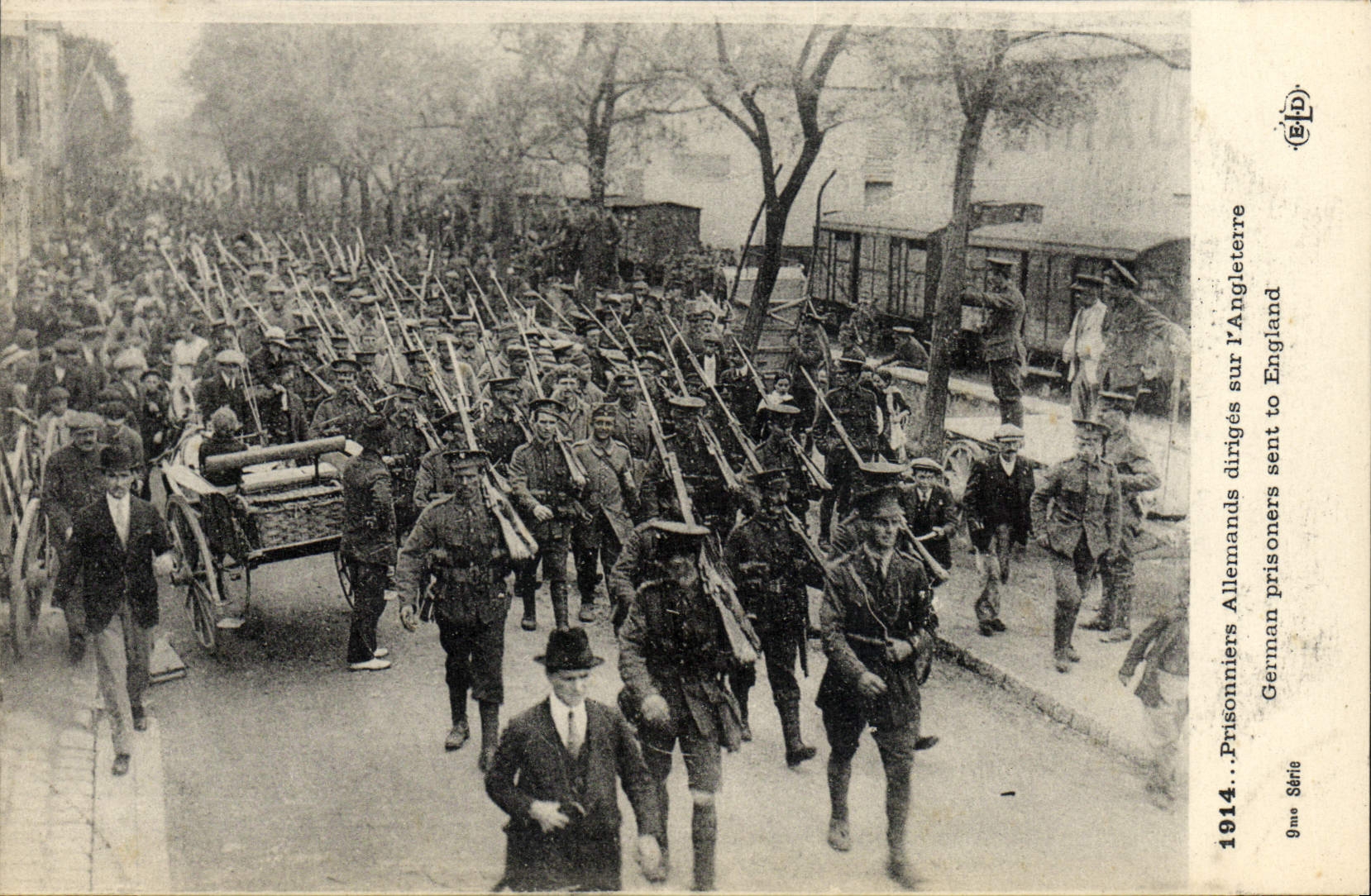 VINTAGE POSTCARD Militaria Prisonniers German Direct On I' England