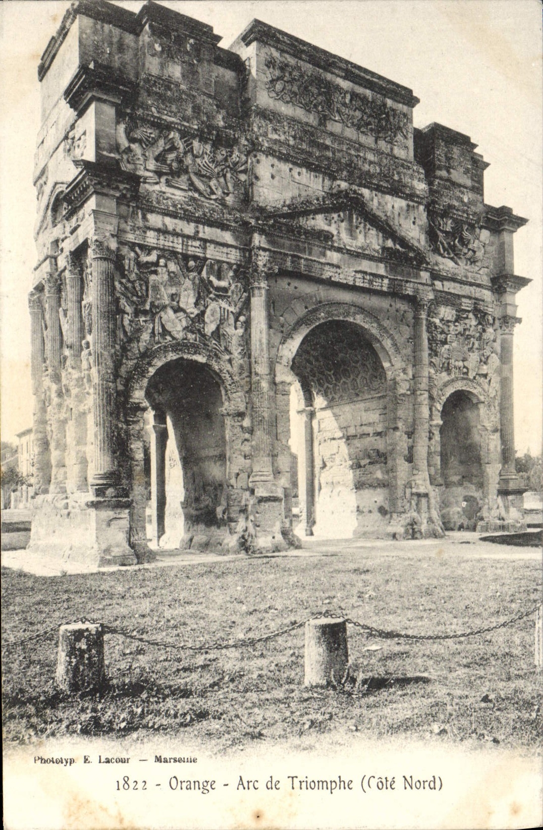 Dimensión norteña de la naranja de la POSTAL de la VENDIMIA Arc de Triomphe