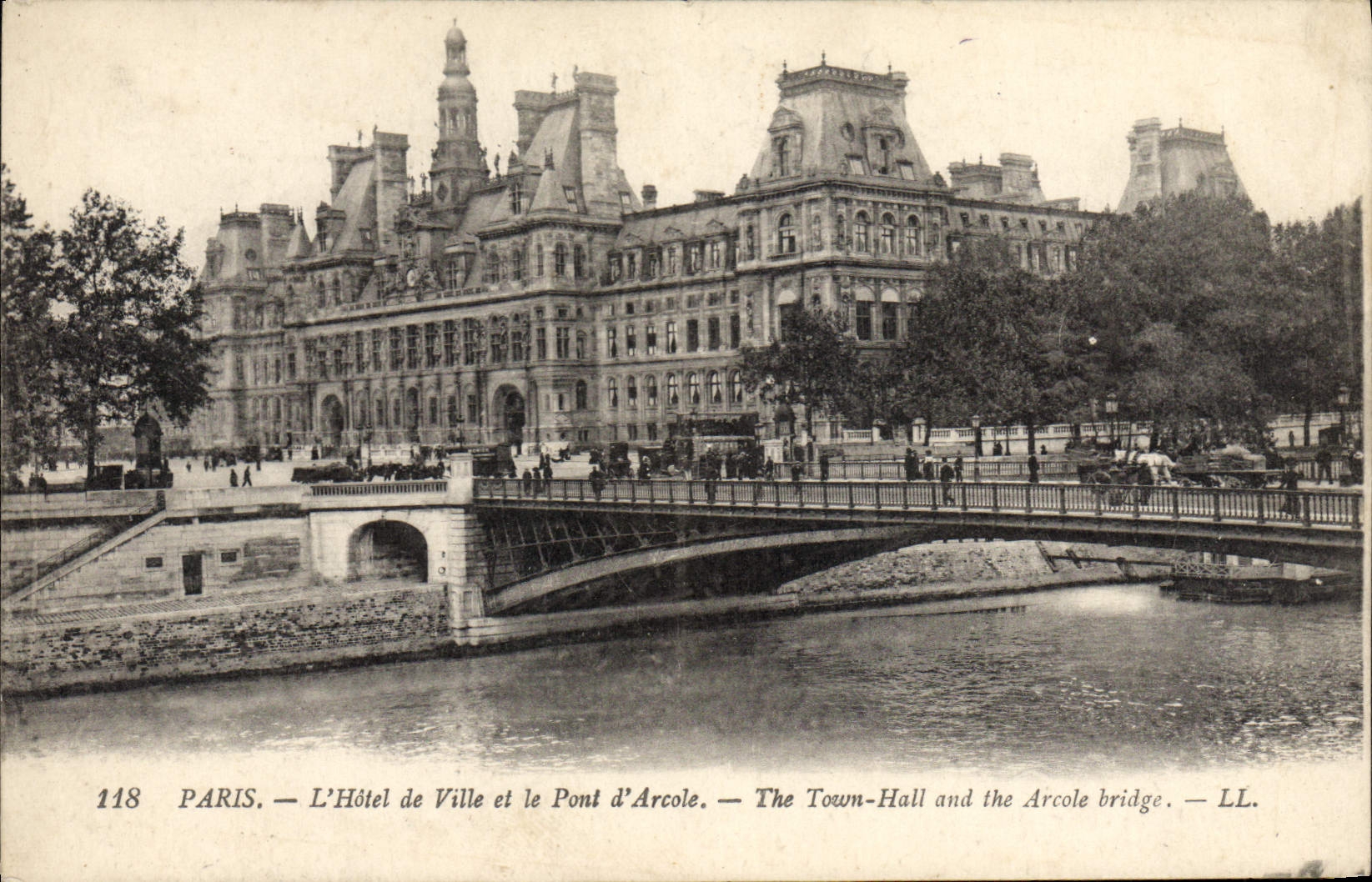 CPA Paris L'Hotel De Ville Et Le Pont D'Arcole