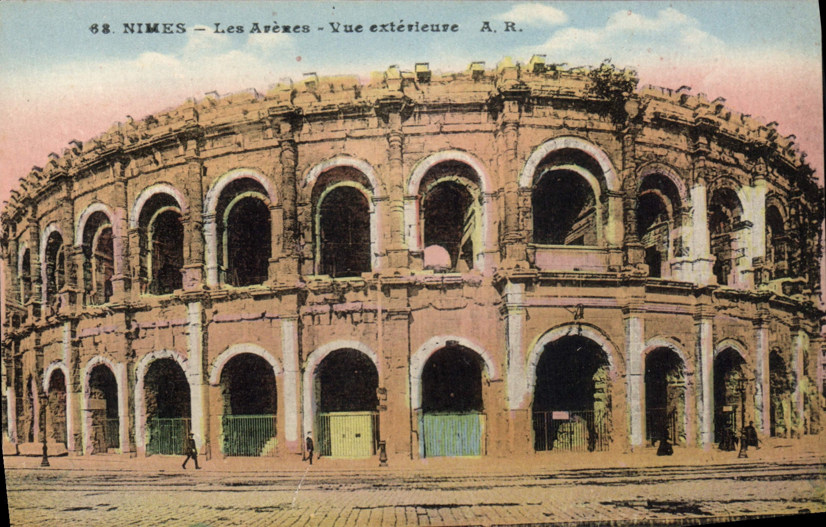 CPA Nimes Les Arenes Vue Exterieure