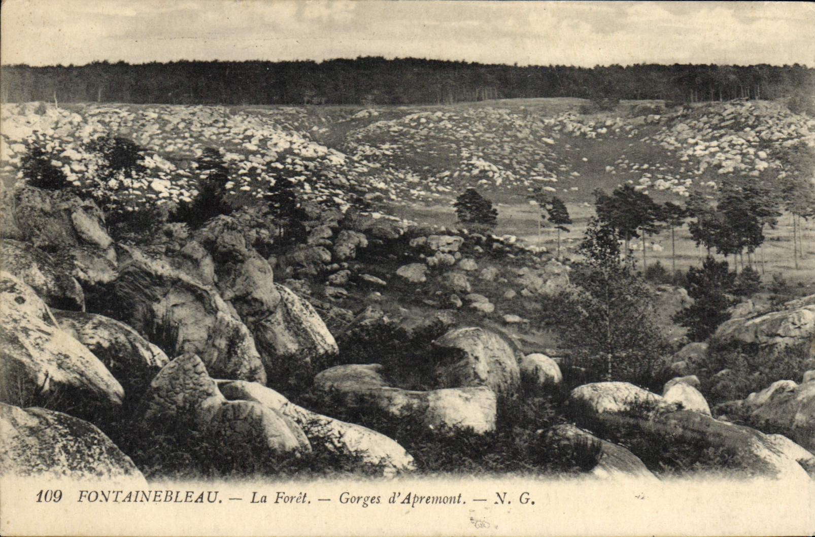 VINTAGE POSTCARD Fontainebleau the Drill Falls D' Apremont
