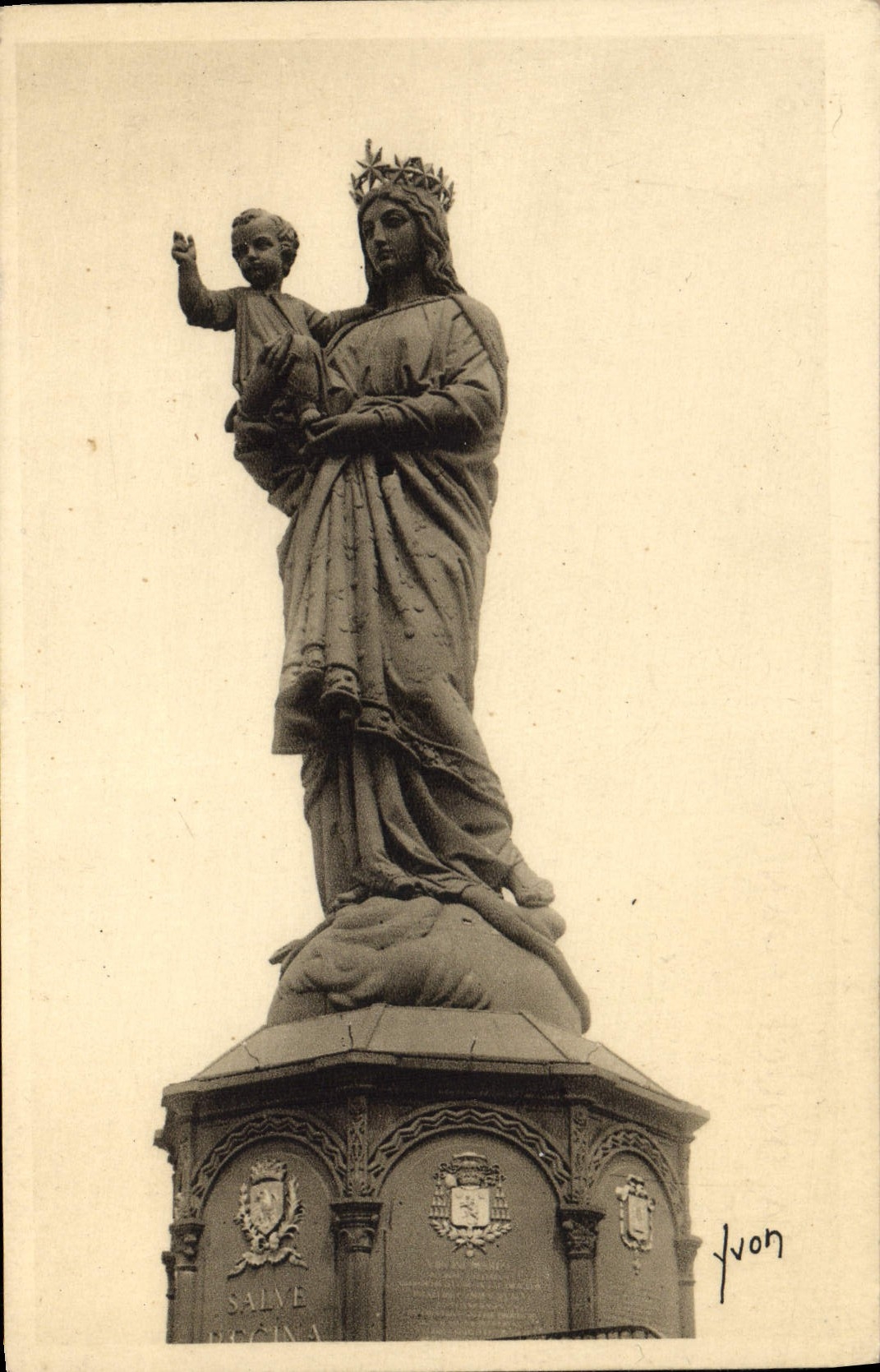 CPA Le Velay Le Puy St Joseph De Bon Espoir Statue de ND de France sur le rocher Corneille