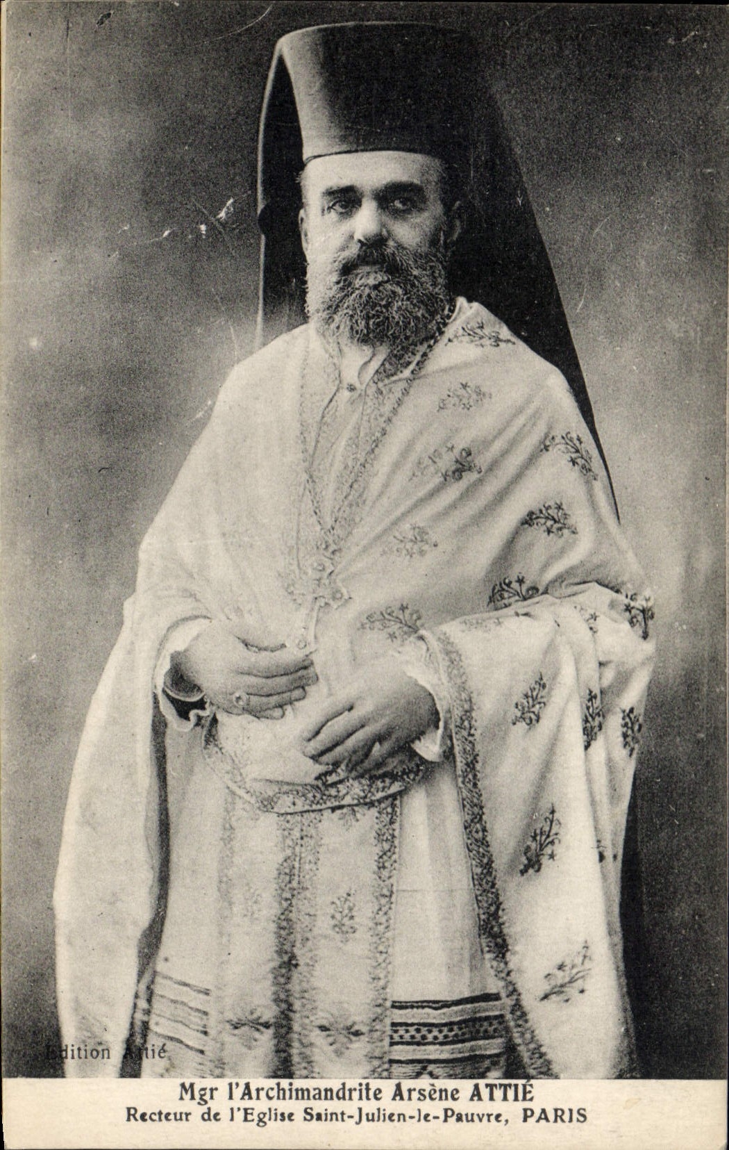 CPA Mgr l'archimandrite Arsene Attie recteur de l'eglise Saint Julien le Pauvre Paris 