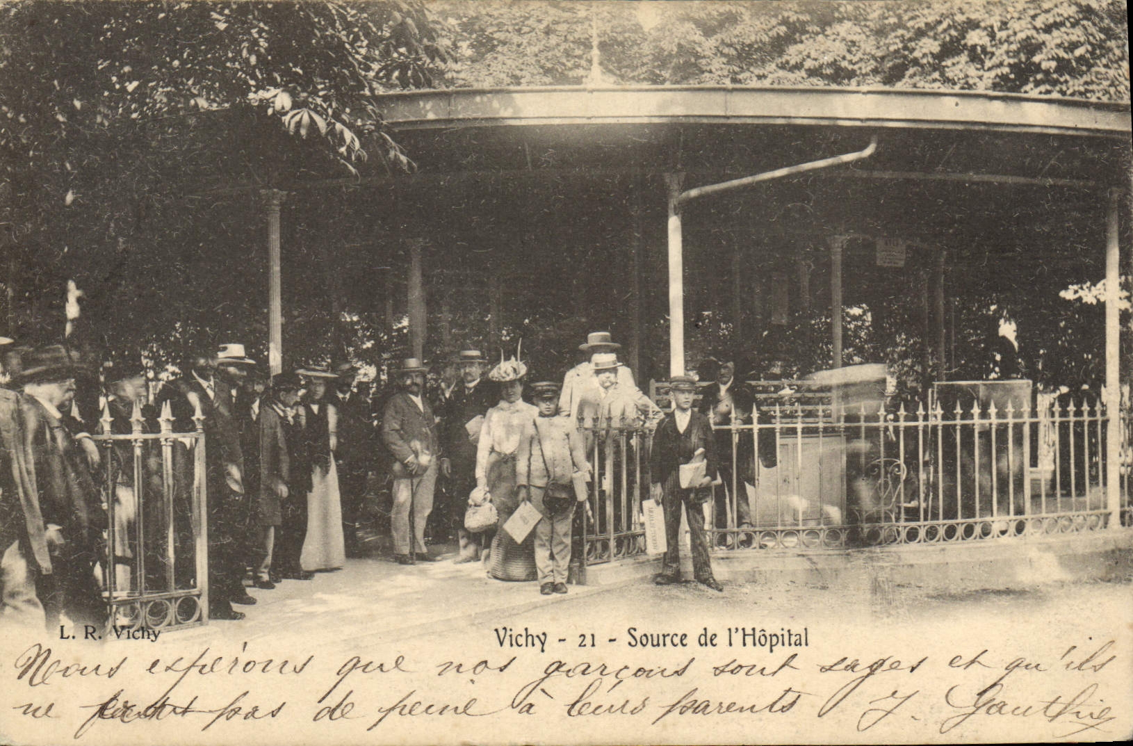 CPA Thermalisme Vichy Source de l'Hopital