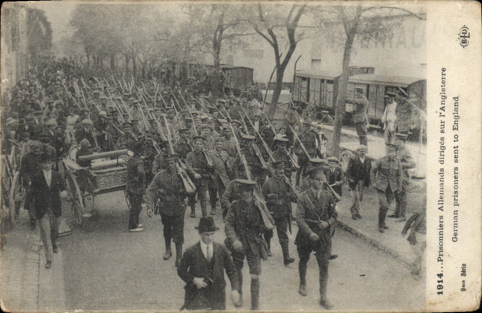 CPA Militaria Prisonniers allemands diriges sur l'Angleterre