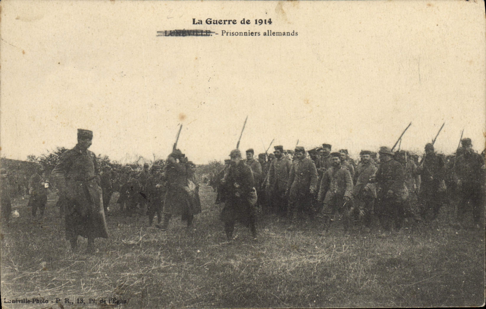 CPA Militaria Prisonniers allemands Luneville