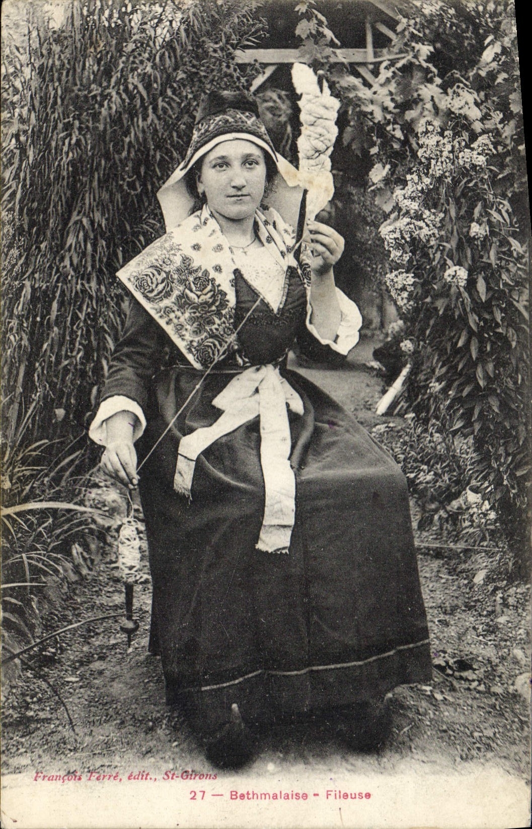 CPA Folklore Bethmalaise Fileuse