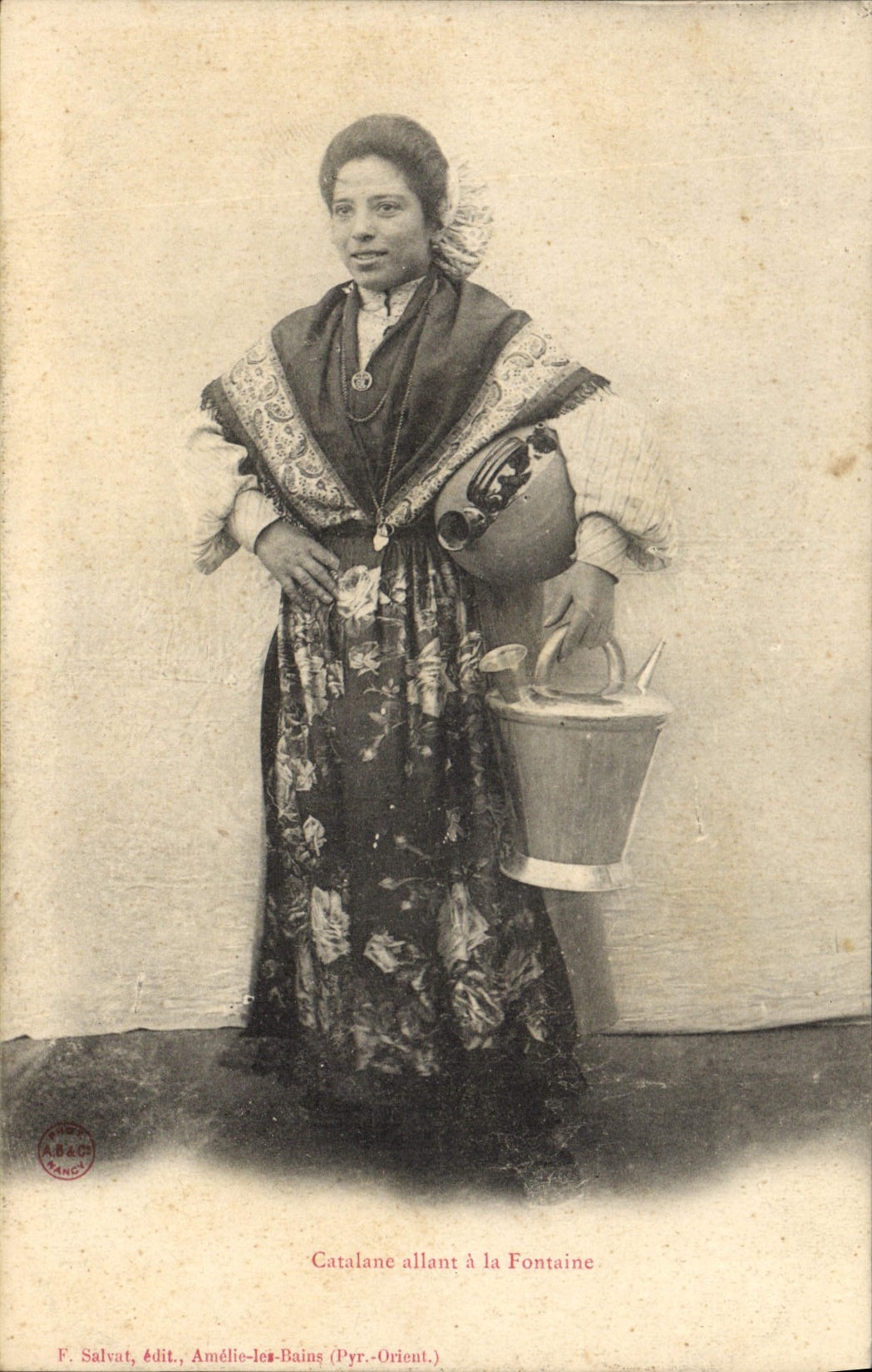 CPA Folklore Catalane allant a la fontaine