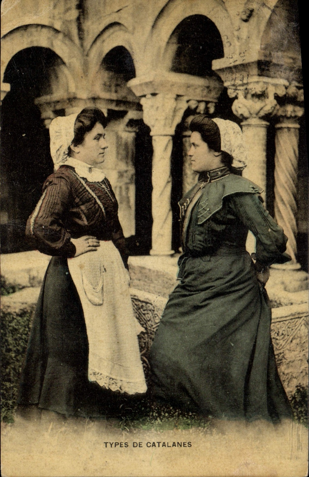 CPA Folklore Types de Catalanes