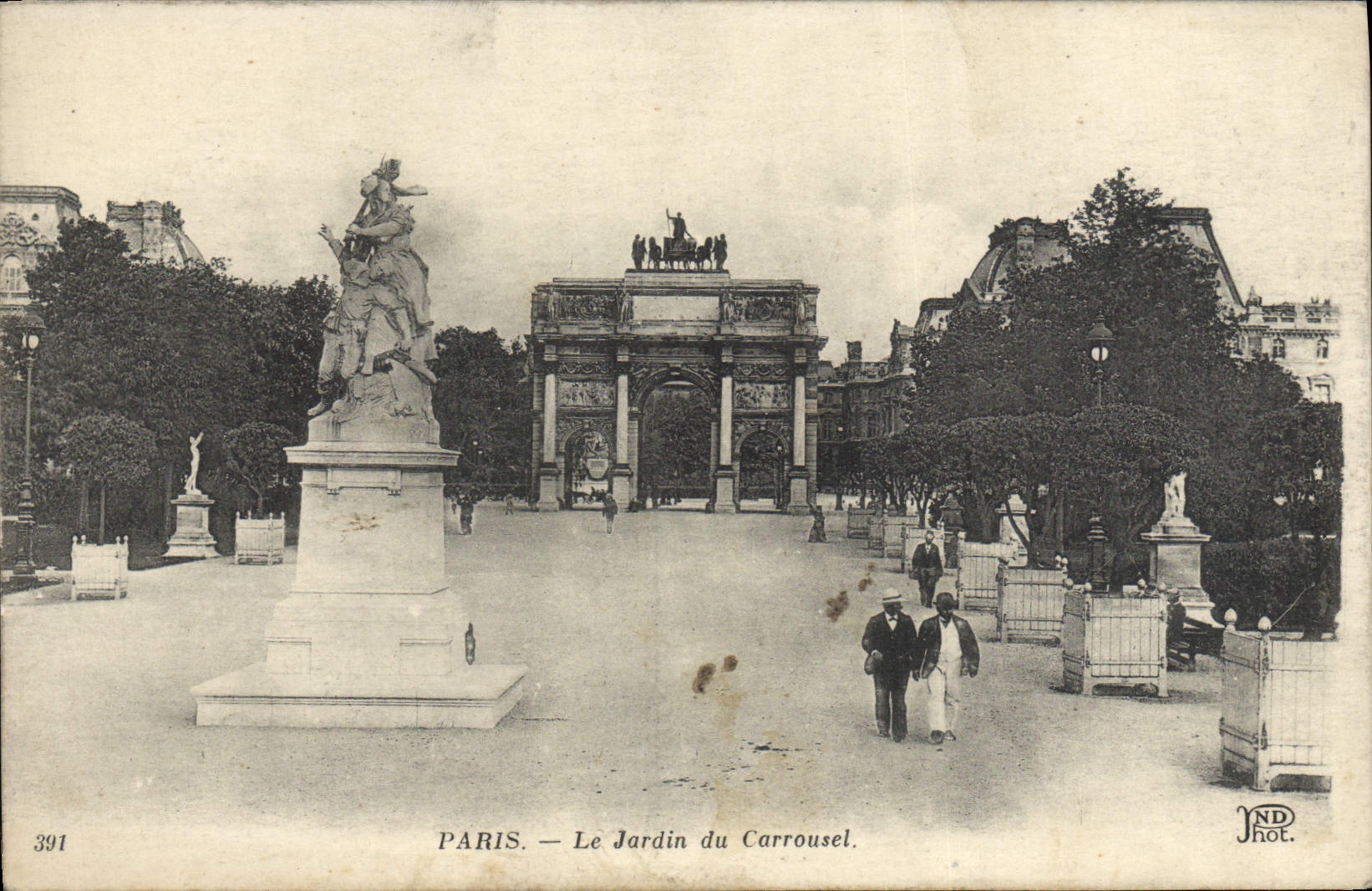 CPA Paris Le Jardin du Carrousel