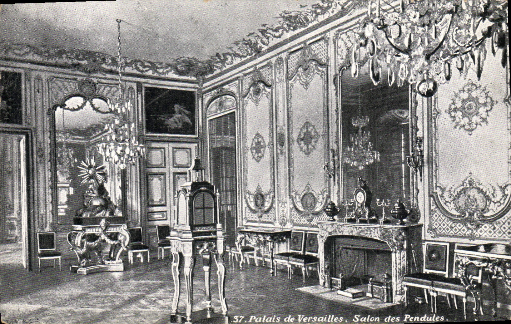CPA Palais de Versailles Salon des pendules
