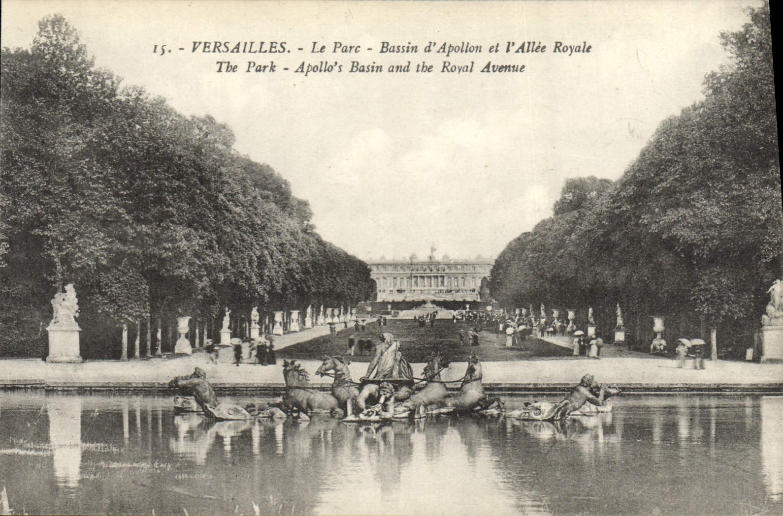 VINTAGE POSTCARD Palate of Versailles the Park Basin of Apollo and the Royal Alley