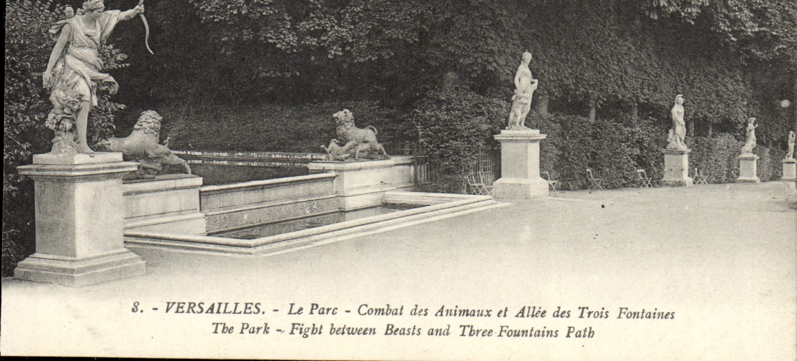 VINTAGE POSTCARD Palais of Versailles the Park Fights animals and alley of the Three Fountains