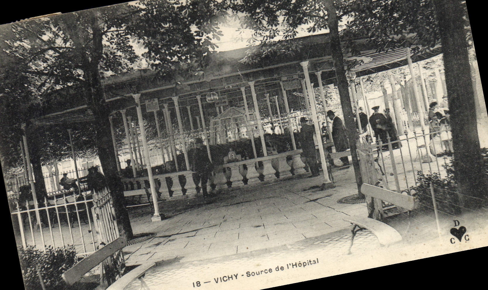 CPA Vichy Source De I'Hopital