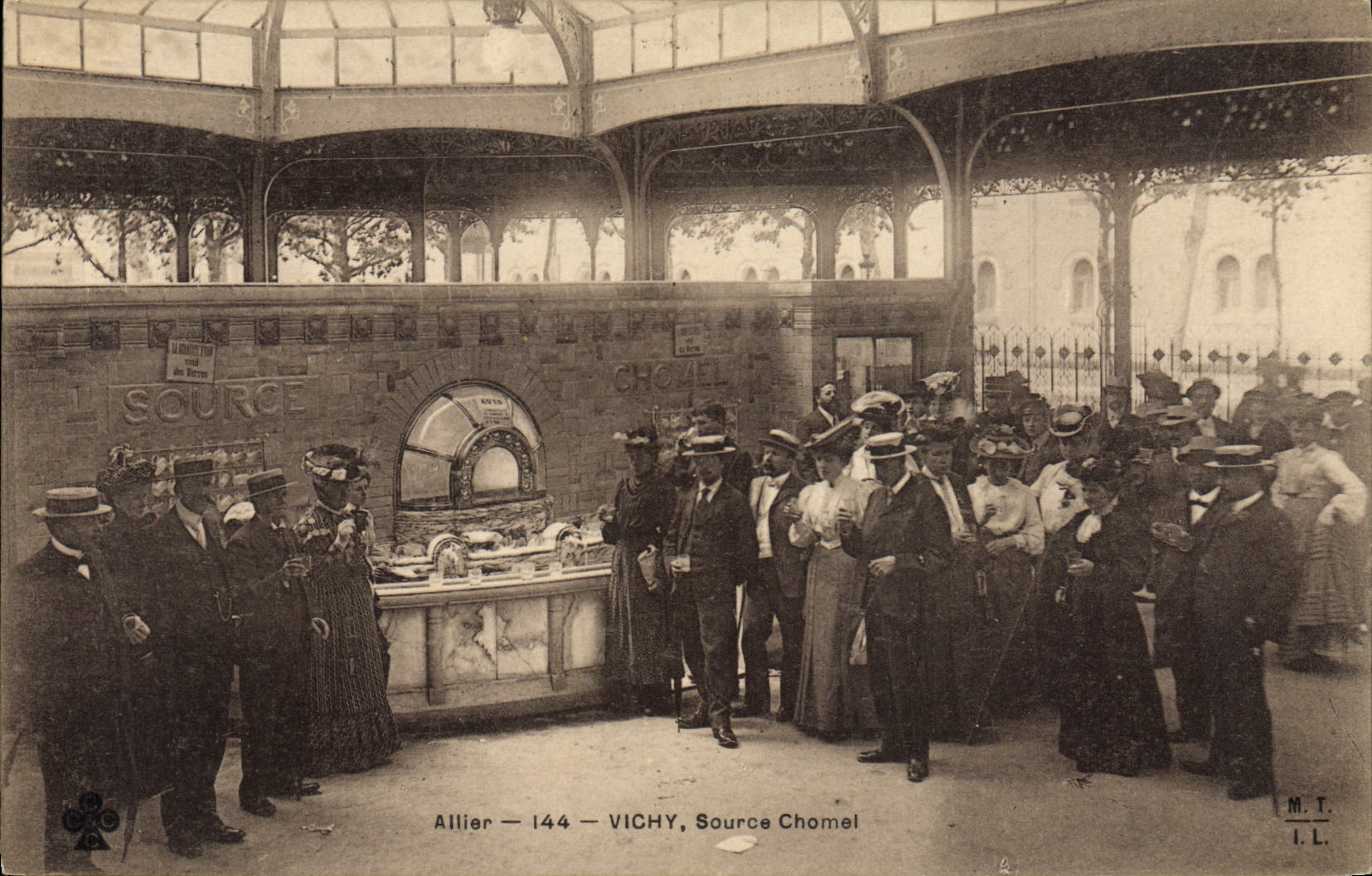 VINTAGE POSTCARD Vichy Chomel Source