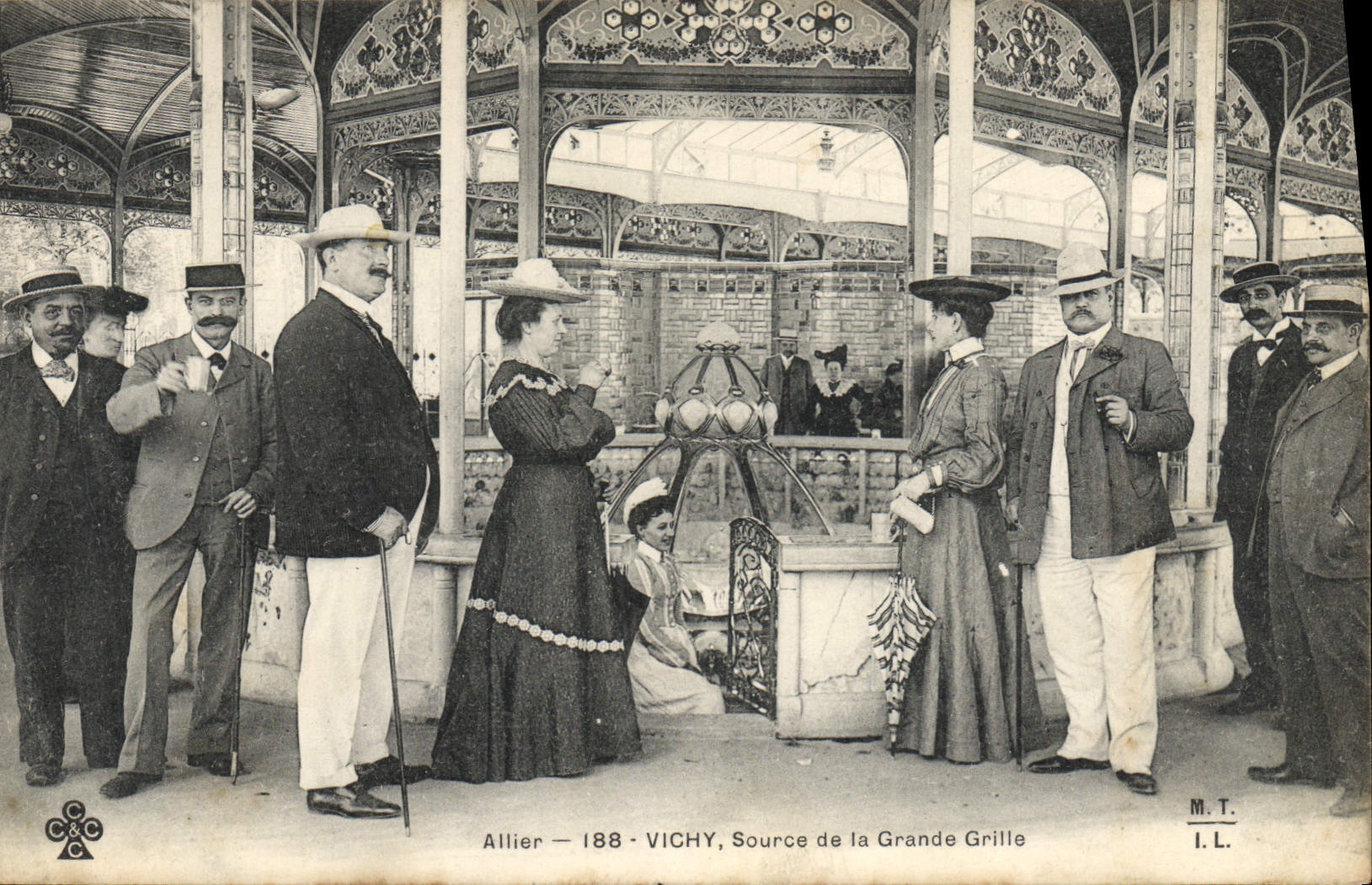 CPA Vichy Source De La Grande Grille