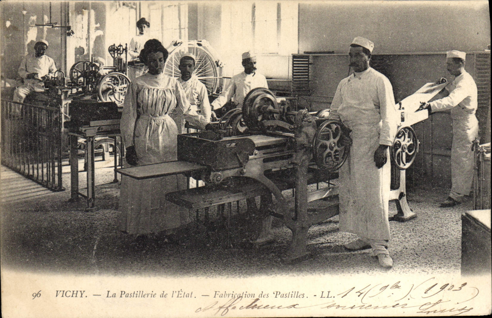 CPA Vichy La Pastillerie De I'Etat Fabrication Des pastilles