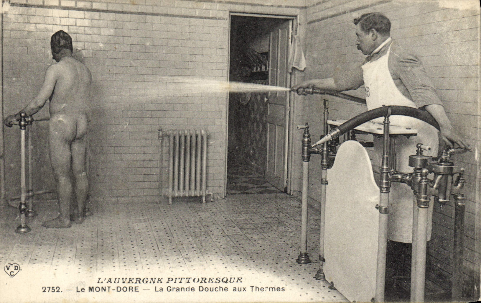 CPA Le Mont Dore La Grande Douche Aux Thermes