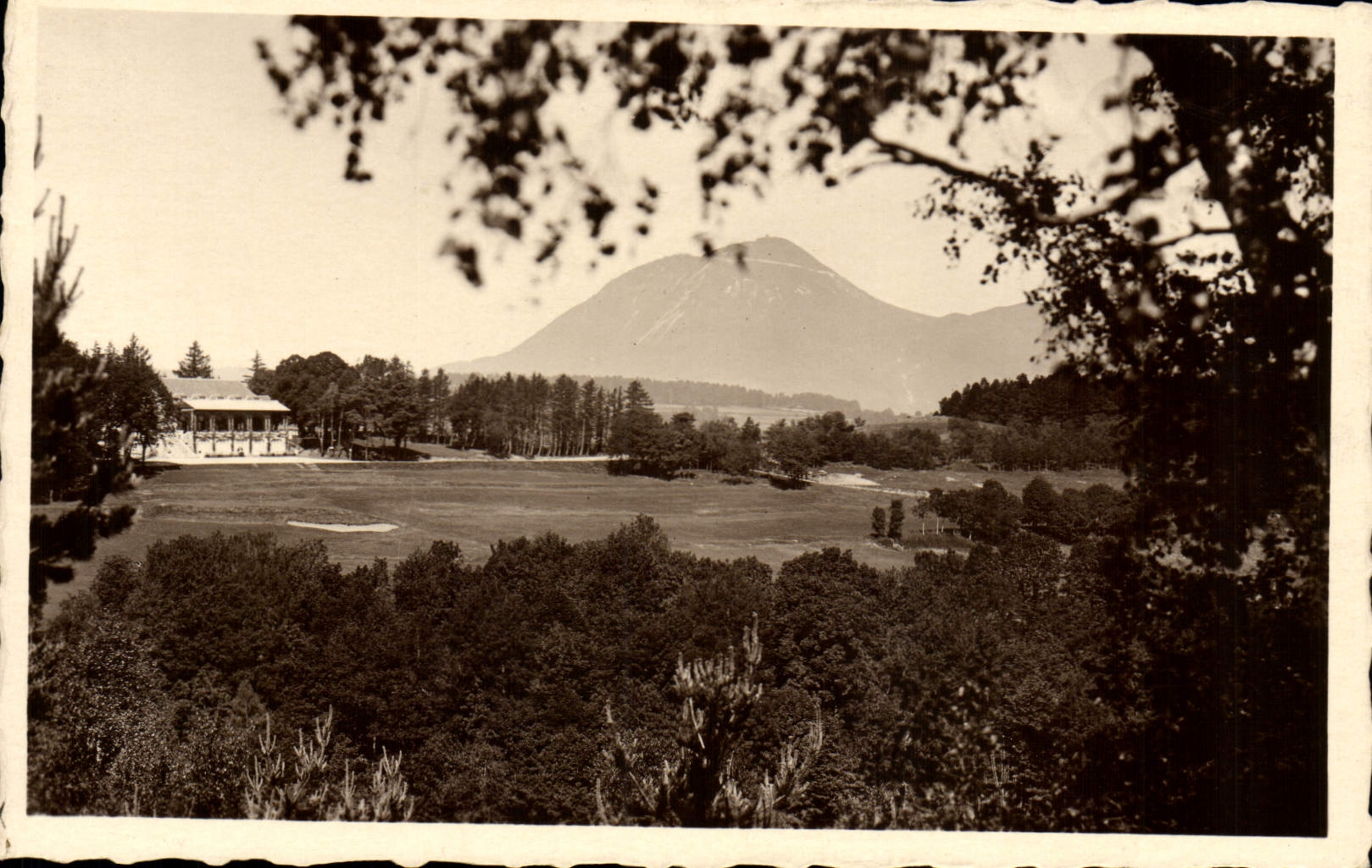 VINTAGE POSTCARD Clermont Ferrand Puy De Dome Seen Of the Golf course of Charade