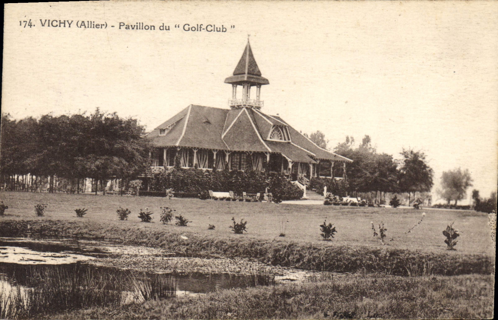 VINTAGE POSTCARD Vichy House Of the Golf Club