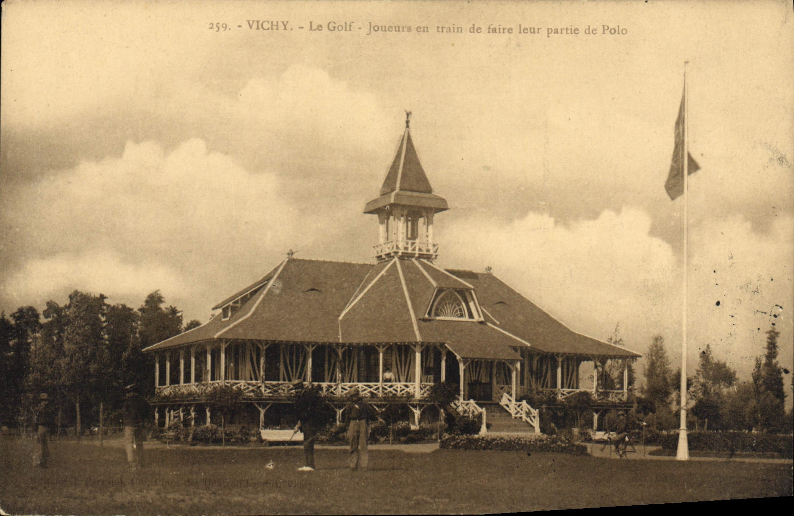 VINTAGE POSTCARD Vichy the Golf Players forming their part of golf