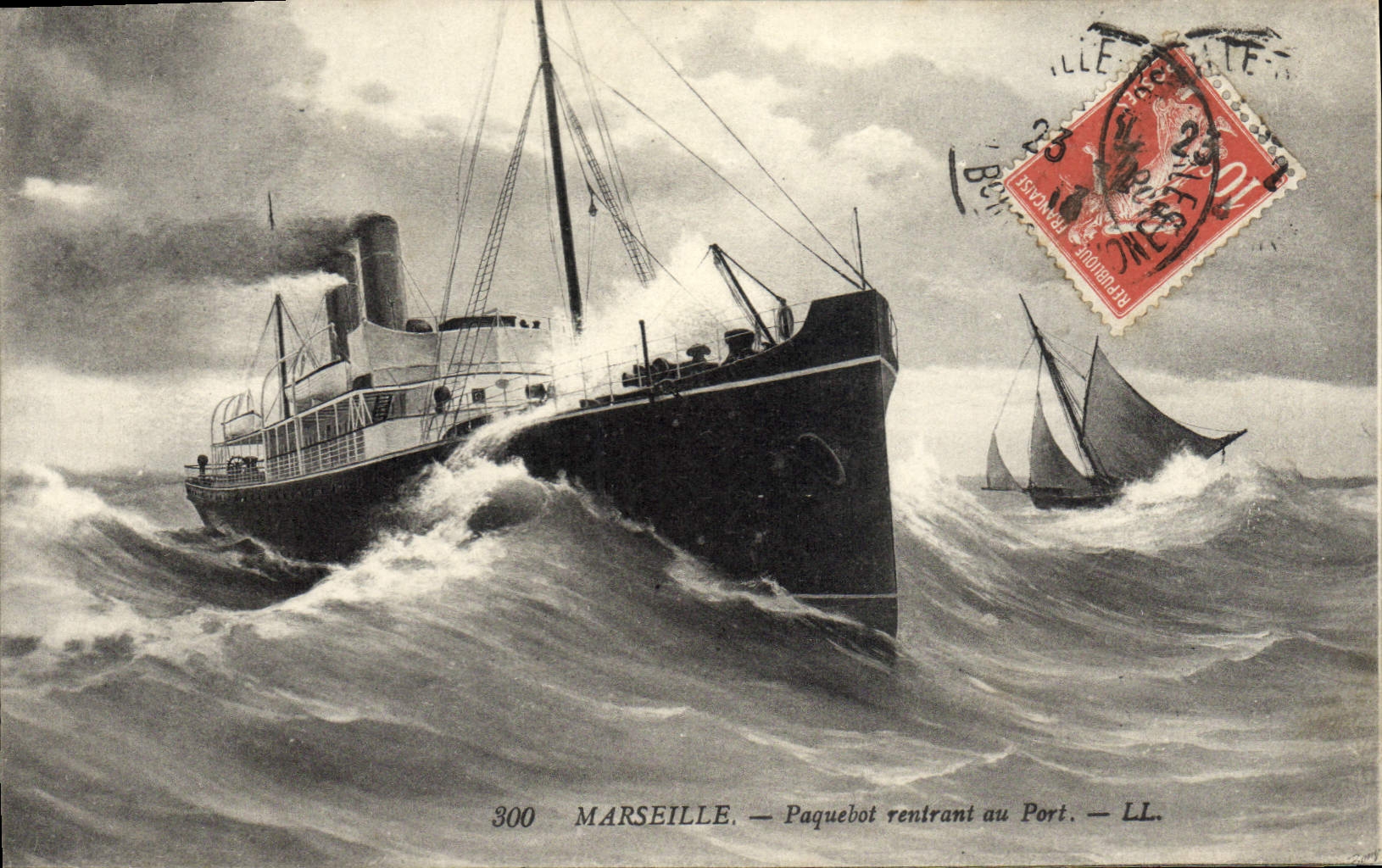 Vapor del barco de la POSTAL de la VENDIMIA que vuelve al puerto de Marsella