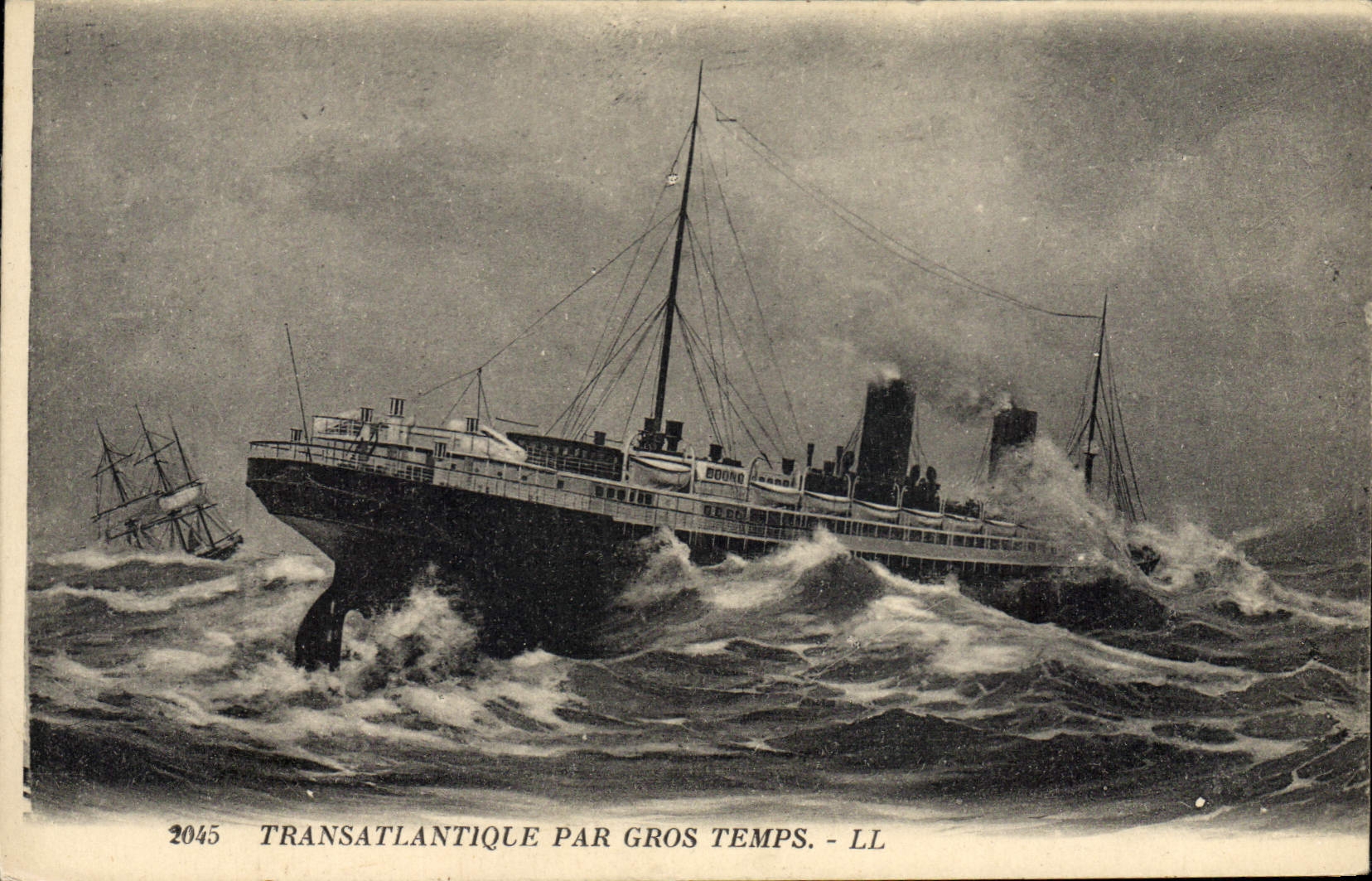 VINTAGE POSTCARD Boat Transatlantic liner by heavy weather