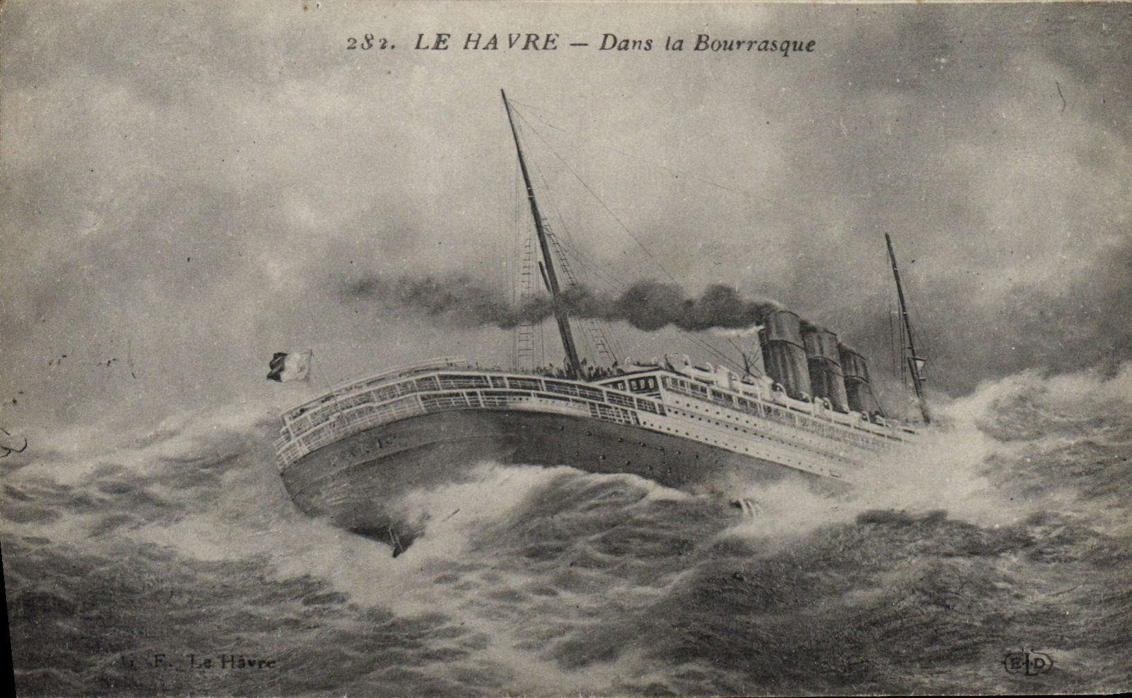 VINTAGE POSTCARD Boat Steamer Le Havre In the gust of wind