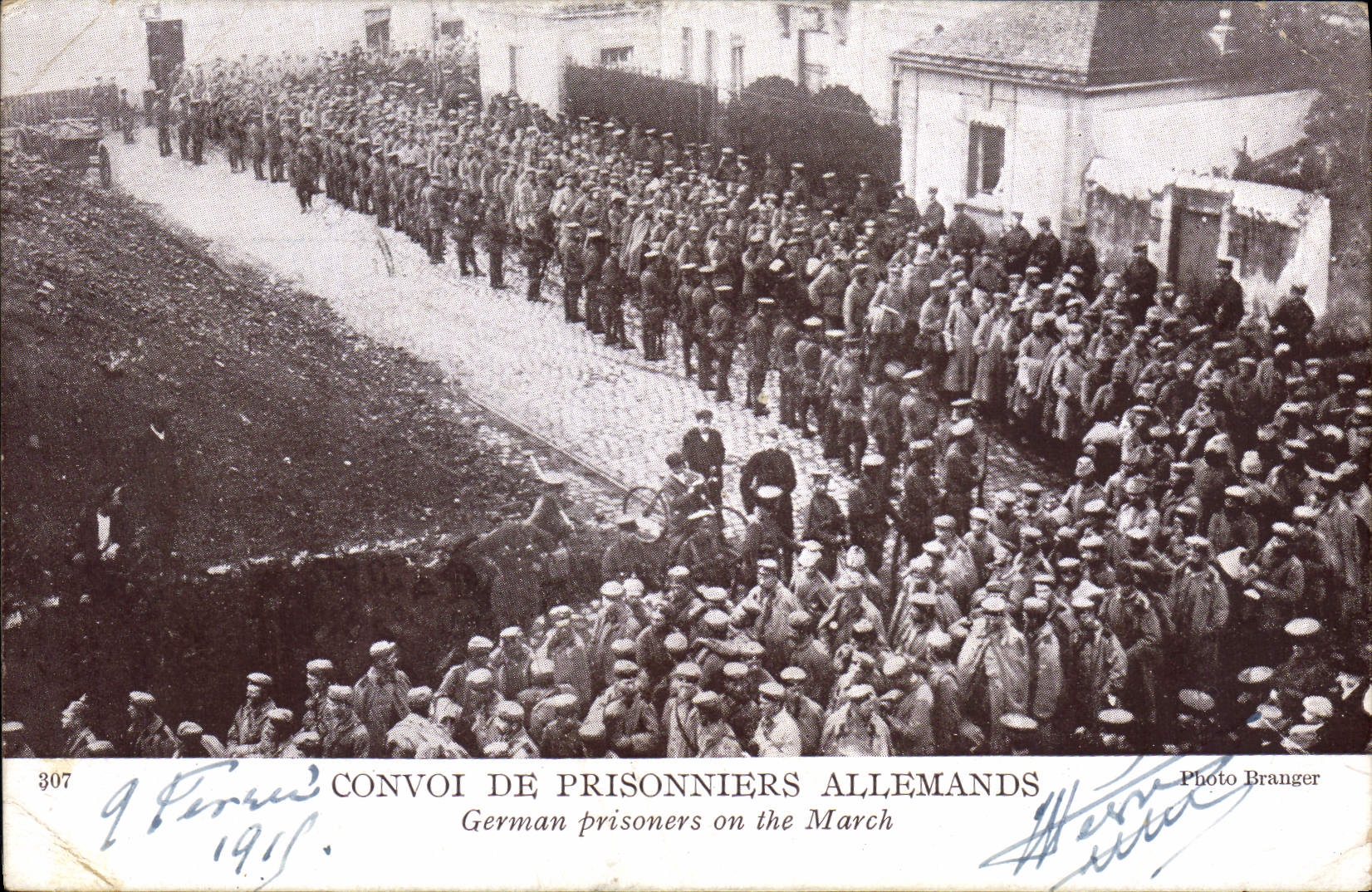 CPA Militaria Convoi de prisonniers allemands 