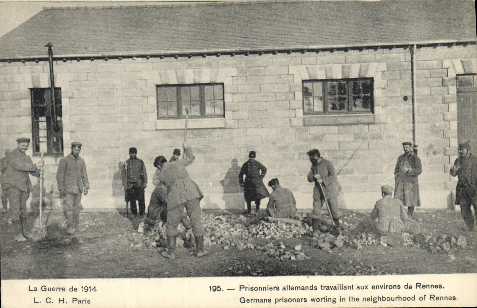 VINTAGE POSTCARD Militaria German Prisoners working around Rennes
