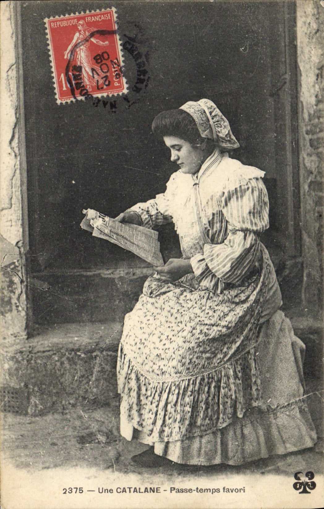 CPA Folklore Une catalane Passe temps favori