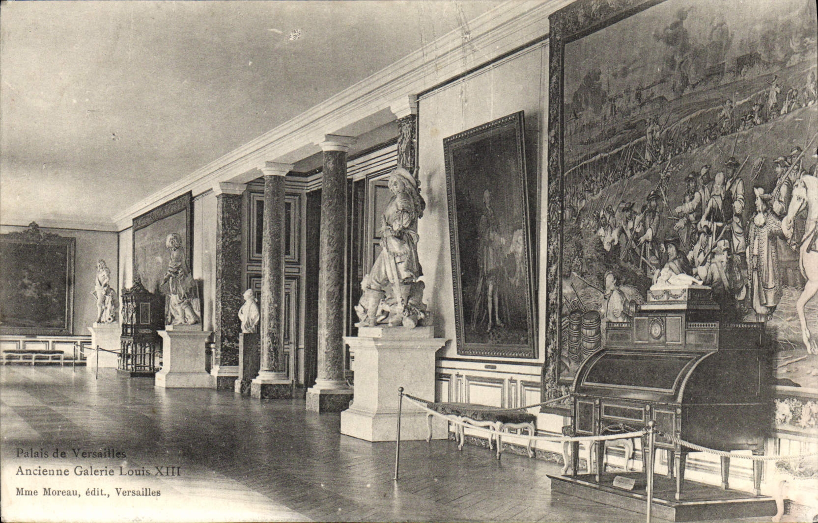 VINTAGE POSTCARD Versailles Old Gallery Louis XIII
