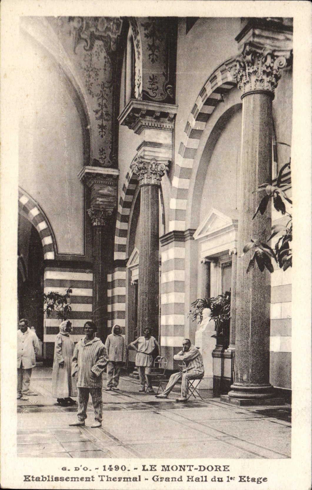 VINTAGE POSTCARD Mont Gilds Hydropathic establishment Grand hall of the 1st stage