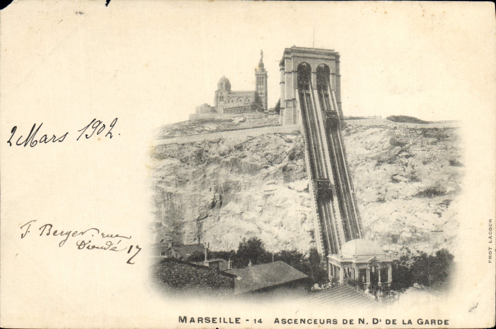 CPA Marseille Les Ascenseurs De Notre Dame De La Garde
