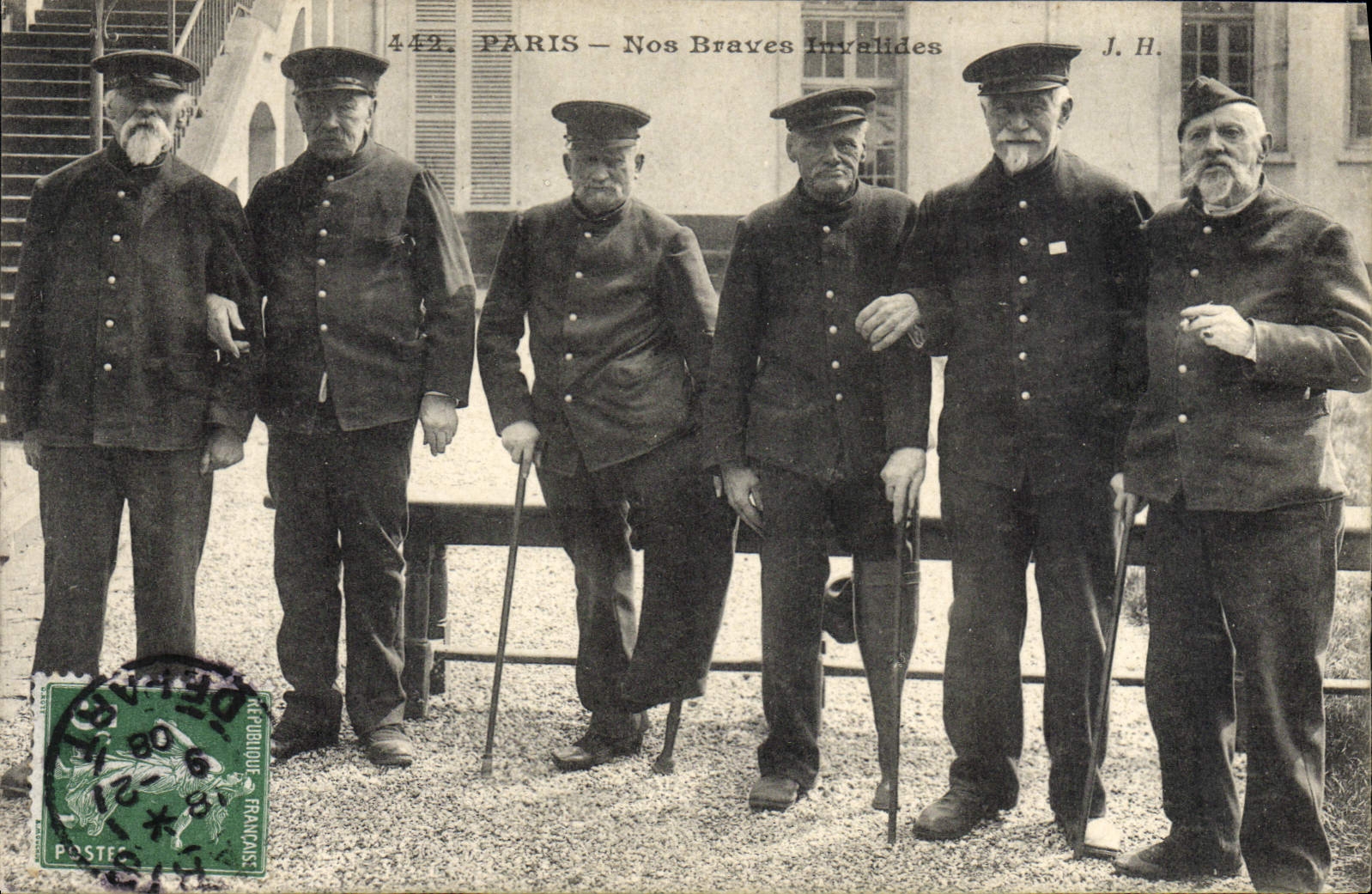 CPA Militaria Paris Nos braves invalides 