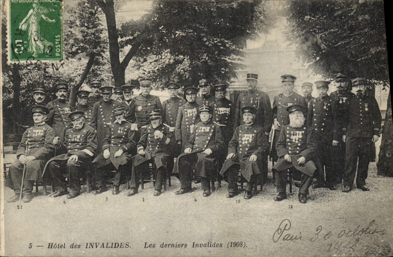 CPA Militaria Hotel des Invalides Paris Les derniers invalides 1908