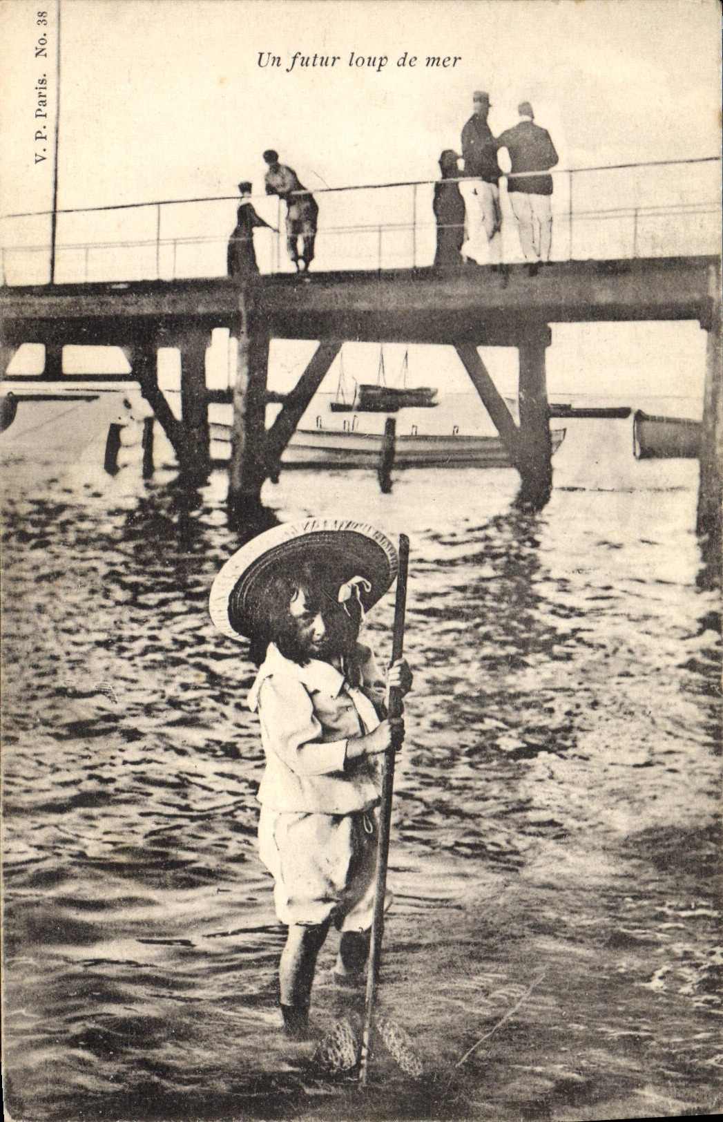 CPA Folklore Maillot de Bains Enfant Un futur loup de mer