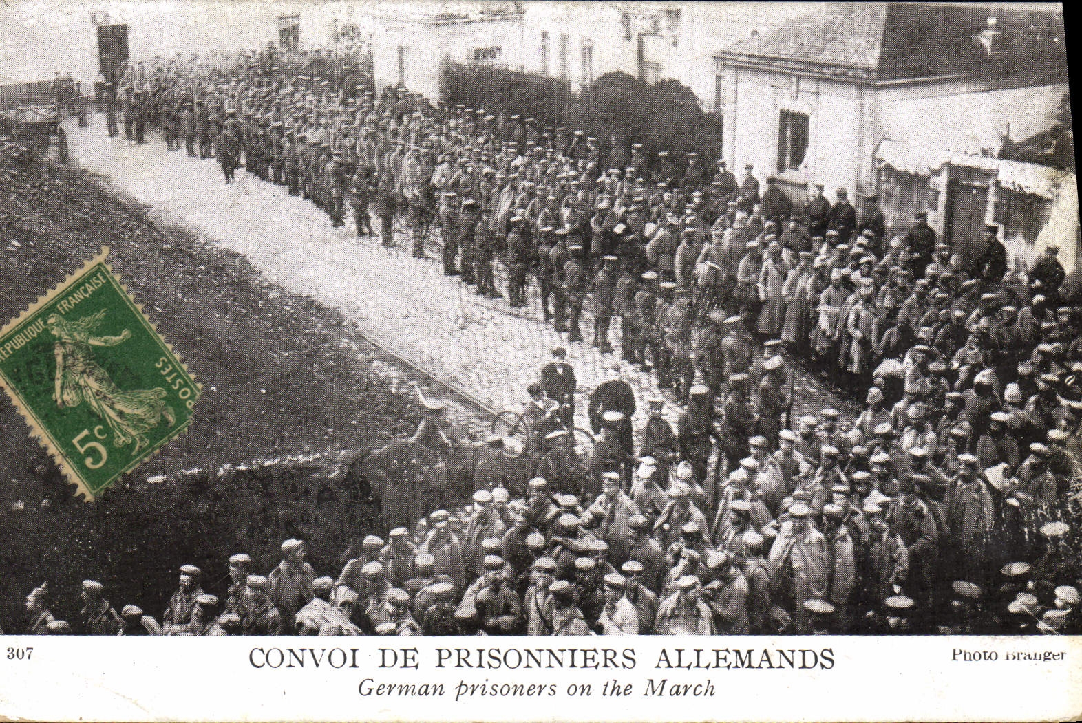 CPA Militaria Convoi de Prisonniers allemands