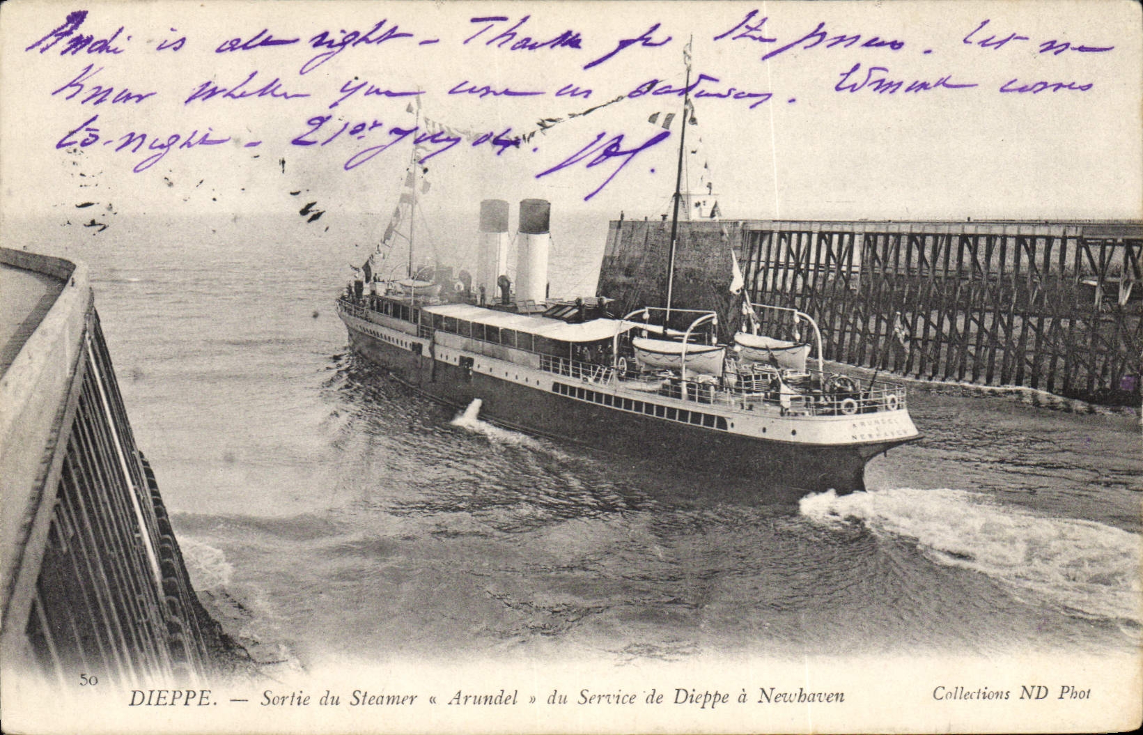 CPA Bateau Paquebot Dieppe Sortie du steamer Arundel du service de Dieppe a Newhaven