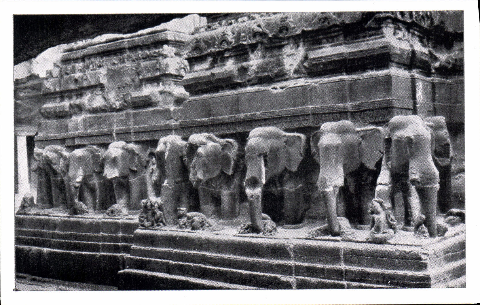 CPM Elephant Ellora Cave 16 Kailasa Inde India