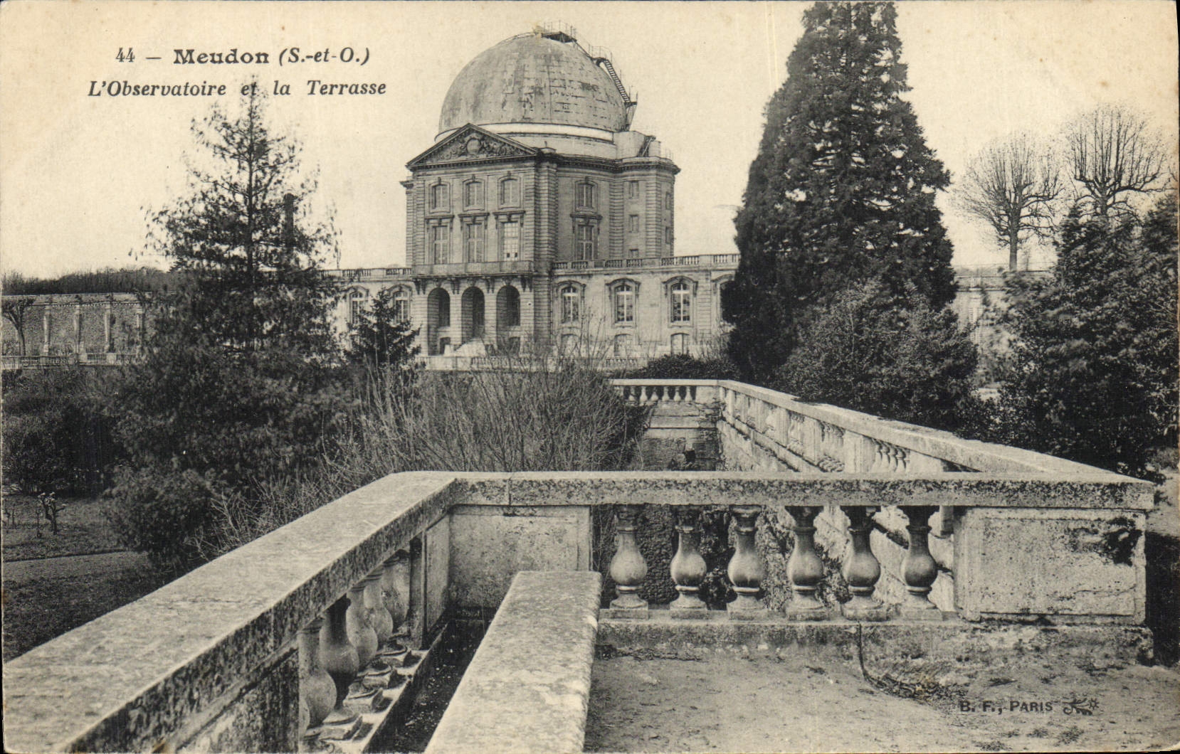 VINTAGE POSTCARD Meudon Astronomy the Observatory and the terrace
