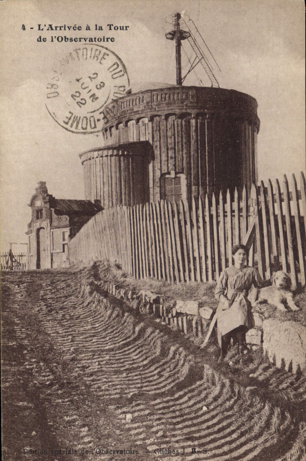 VINTAGE POSTCARD Astronomy the arrival with the tower of the Observatory Woman Dog