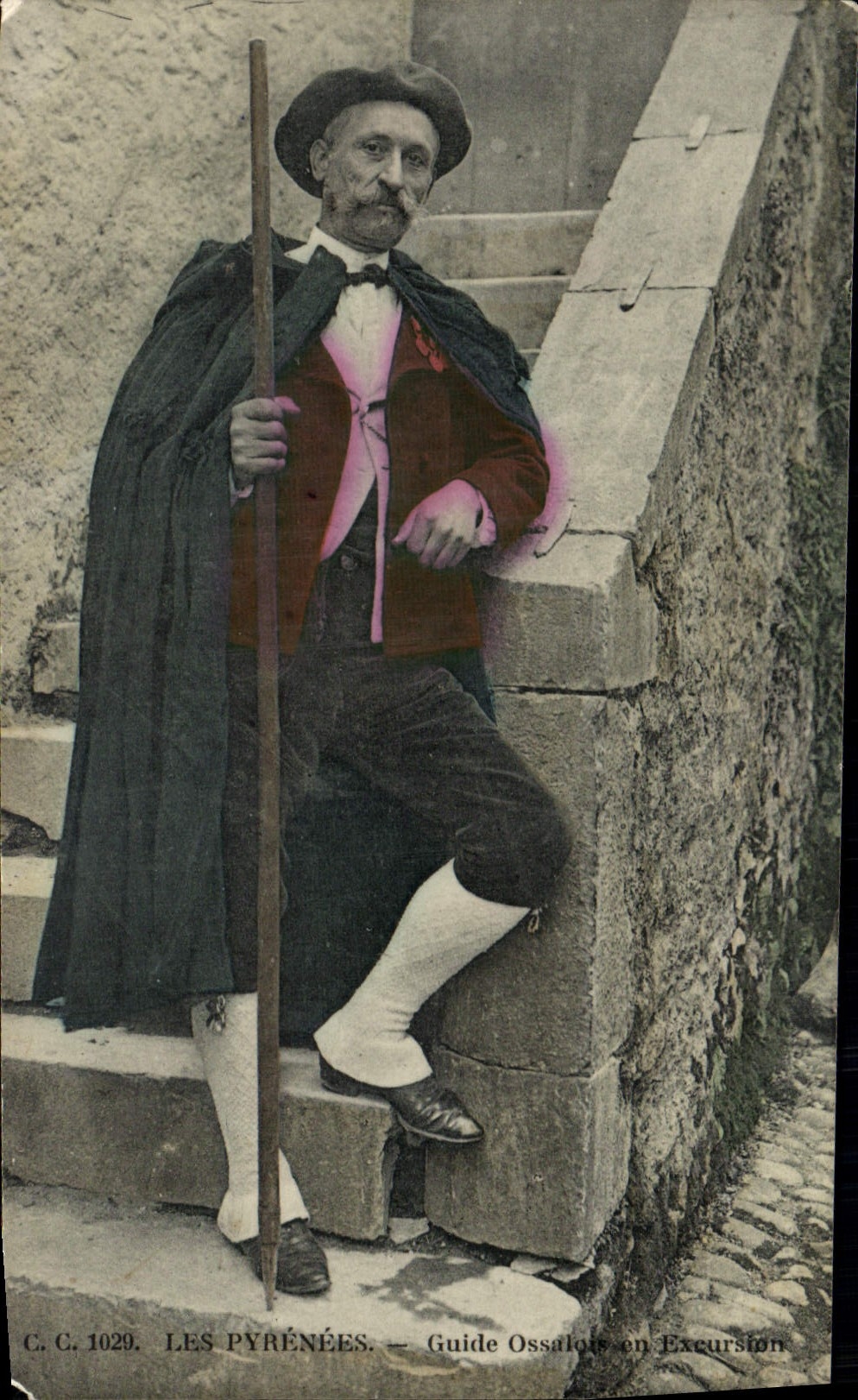 CPA Pyrenees Guide Ossalois en excursion 