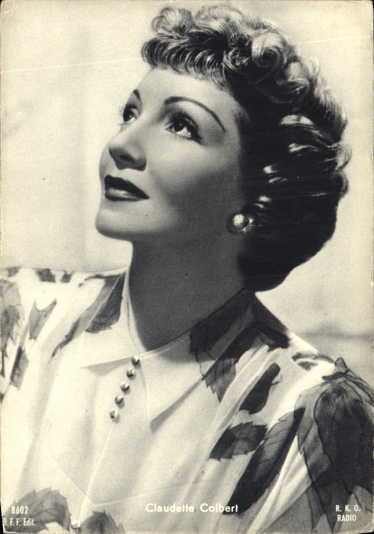 VINTAGE POSTCARD Cinema Claudette Colbert