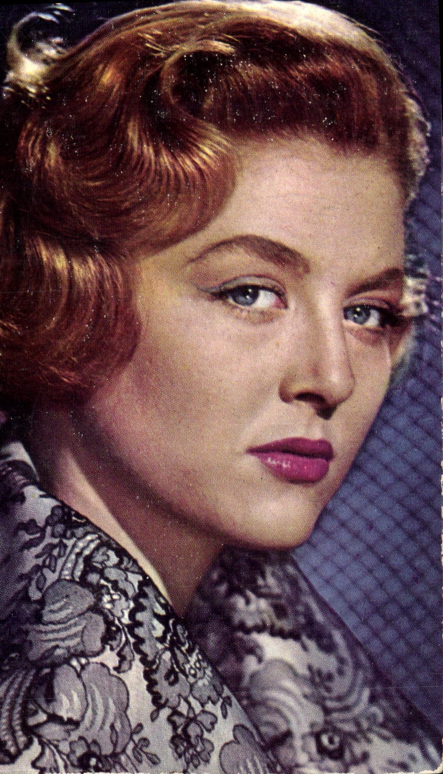 VINTAGE POSTCARD Cinema Nicole Courcel