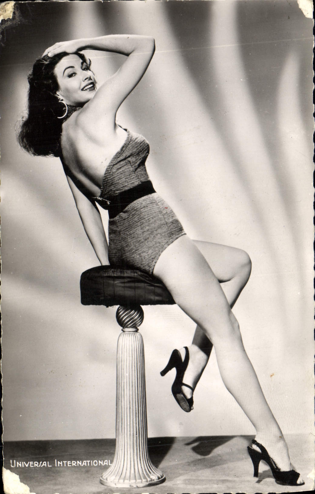 Cine Mara Corday de la POSTAL de la VENDIMIA