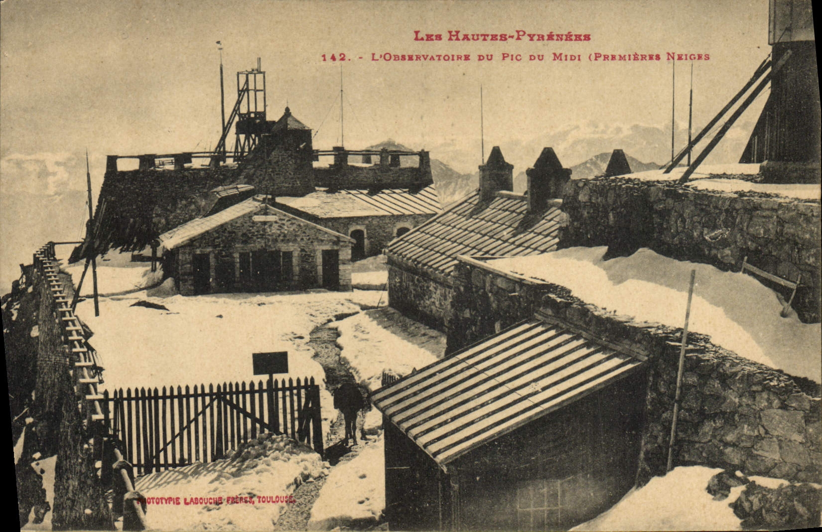 CPA Astronomie Hautes Pyrenees L'Observatoire du Pic du Midi Premiers neiges