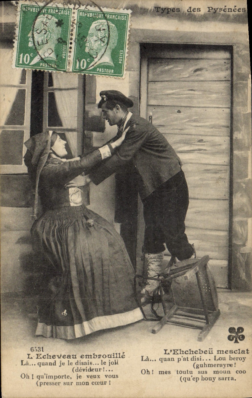 CPA Folklore Pyrenees L'echeveau embrouille