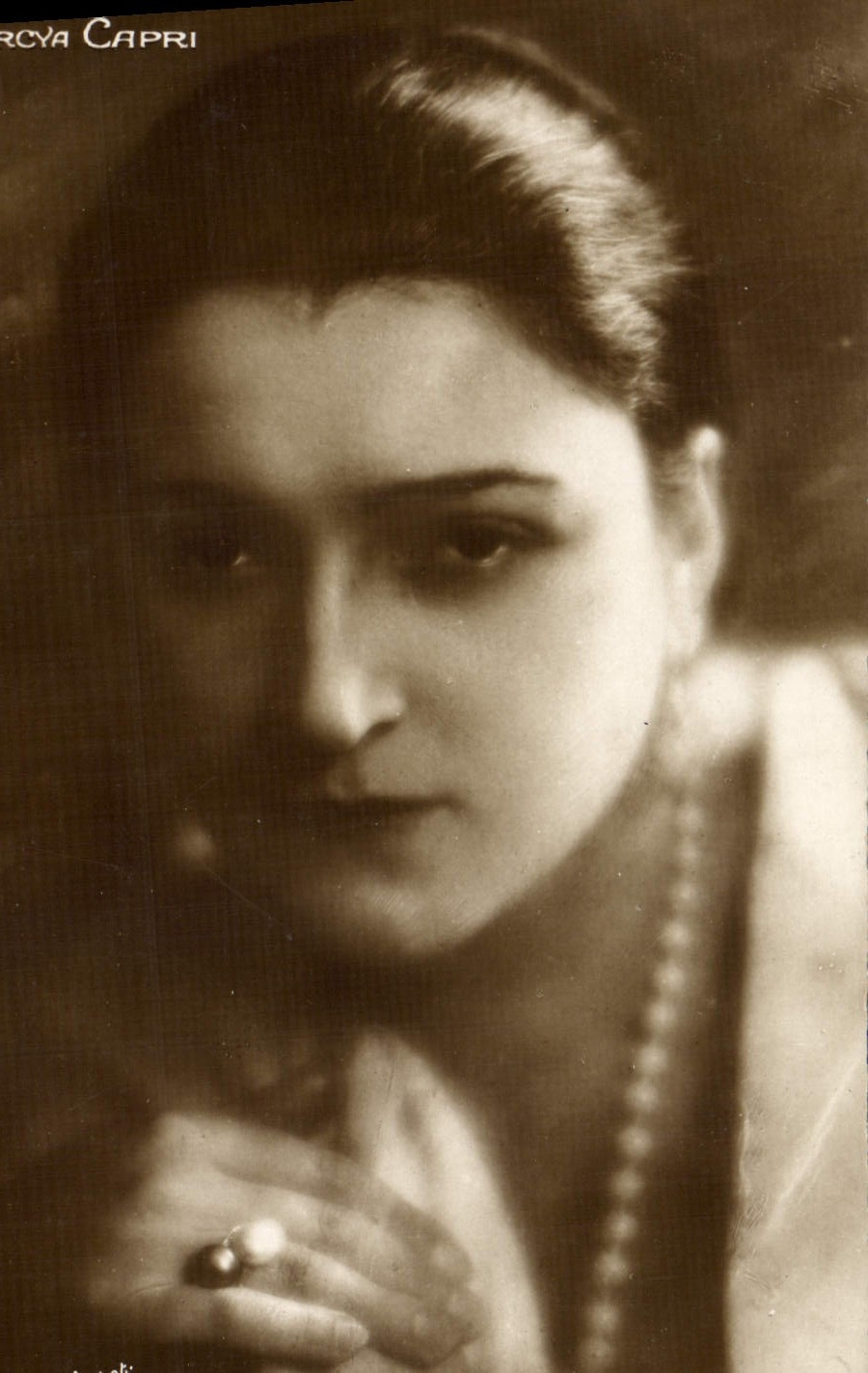 MODERN CARD Cinema Marcya Capri